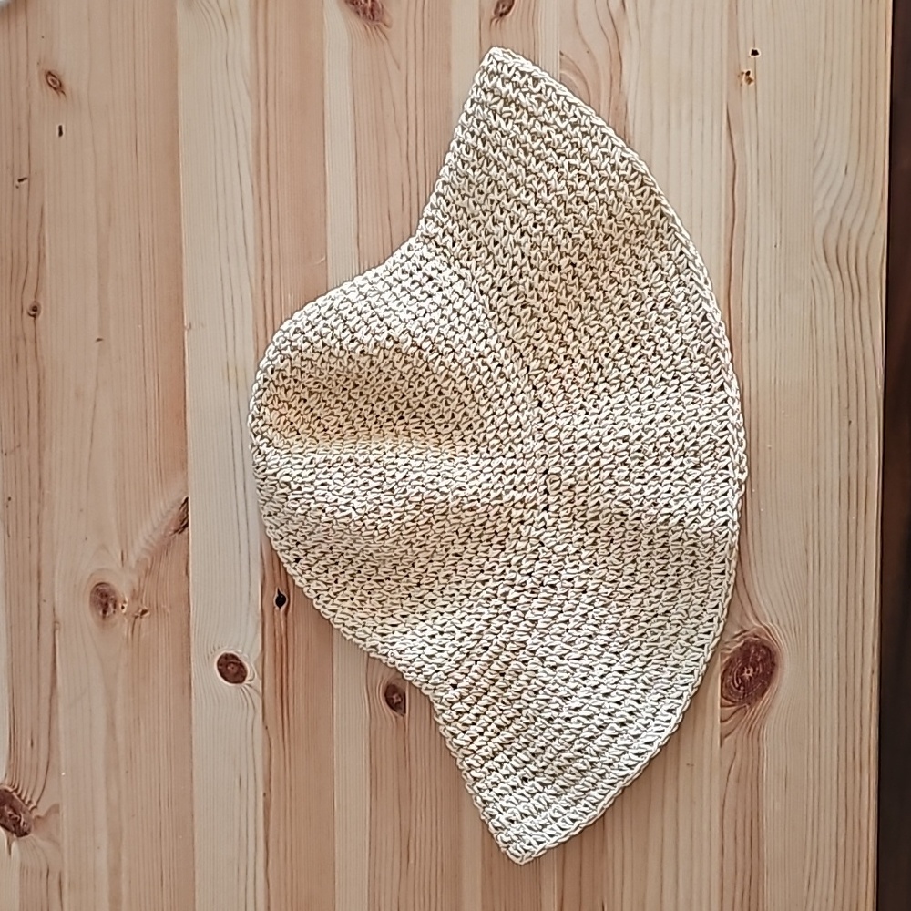 NWOT Floppy Beach Straw Hat